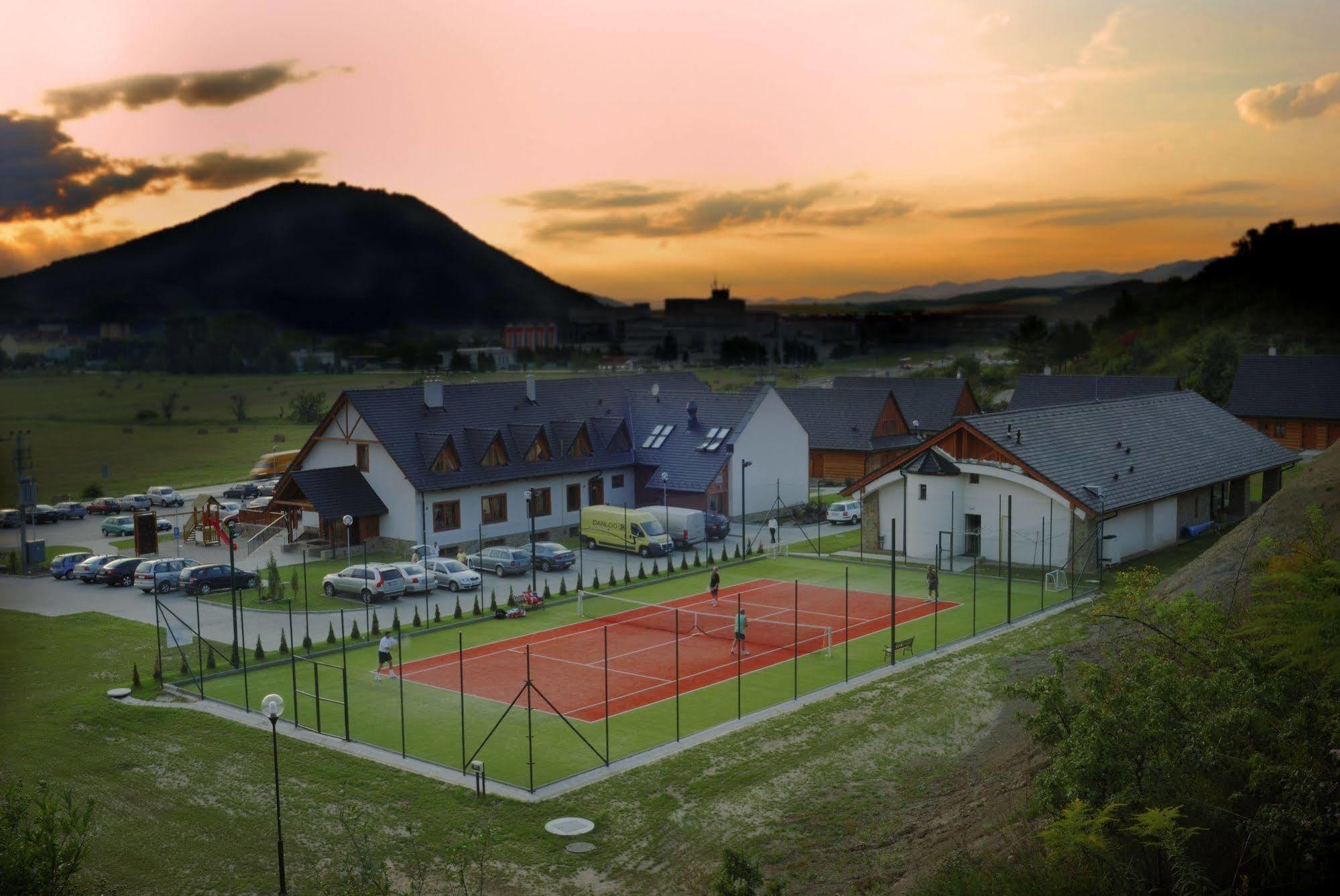 Wellness Pension & Salas Saris Park Presov Ngoại thất bức ảnh